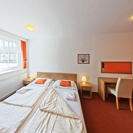 Wellness Hotel Hukvaldy Polopenze A Wellness V Cene Příbor Dış mekan fotoğraf