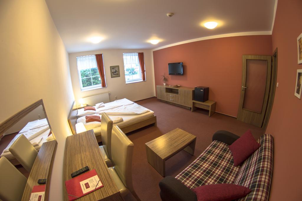 Wellness Hotel Hukvaldy Polopenze A Wellness V Cene Příbor Dış mekan fotoğraf