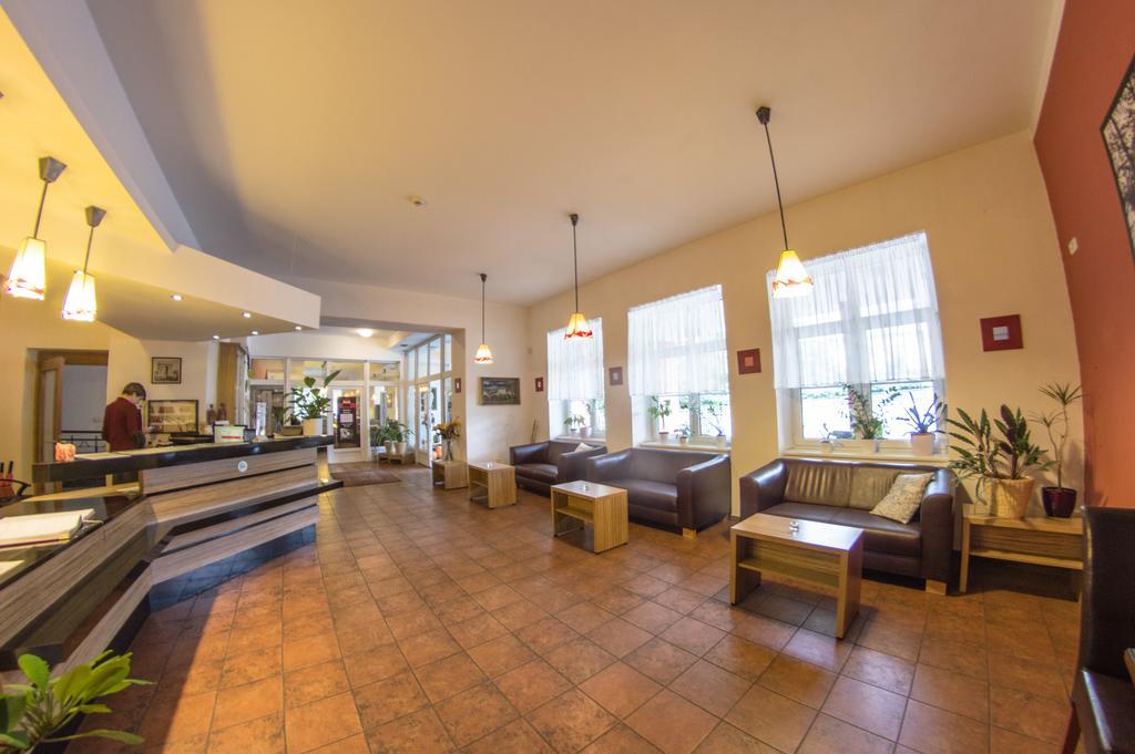 Wellness Hotel Hukvaldy Polopenze A Wellness V Cene Příbor Dış mekan fotoğraf