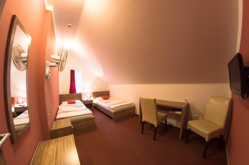 Wellness Hotel Hukvaldy Polopenze A Wellness V Cene Příbor Dış mekan fotoğraf