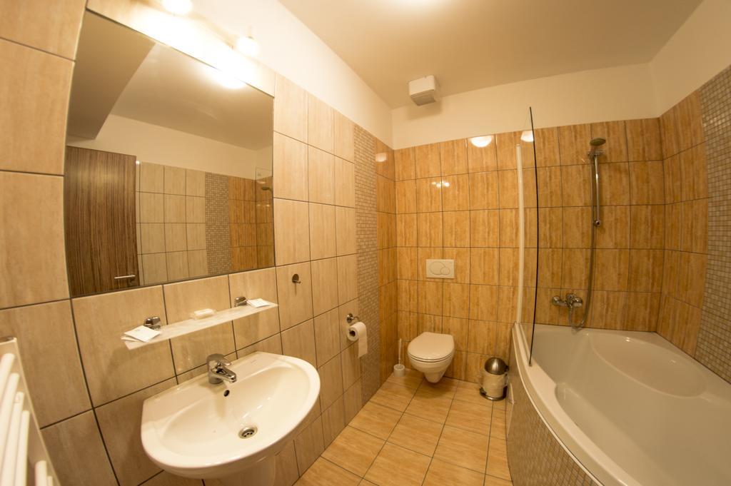 Wellness Hotel Hukvaldy Polopenze A Wellness V Cene Příbor Dış mekan fotoğraf